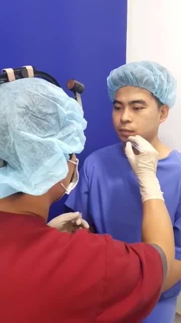 CẢM GIÁC CỦA KHÁCH HÀNG TRƯỚC KHI THỰC HIỆN COMBO PHẪU THUẬT TRƯỢT HÀM HÔ MÓM VÀ TRƯỢT CẰM