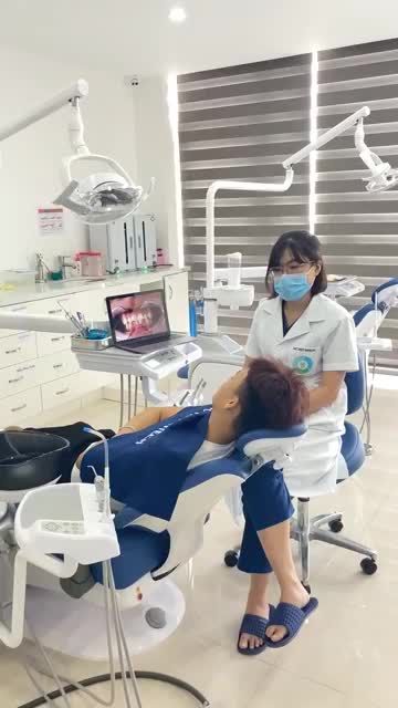 NỤ CƯỜI ĐẦY TỰ TIN CỦA CHÀNG TRAI 20 TUỔI