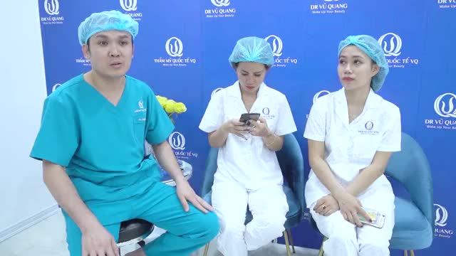 Sau 2 lần THẨM MỸ MŨI BỊ HỎNG tại các cơ sở spa , 2 chị khách hàng đã đến với Bác sĩ Vũ Quang để được sửa lại dáng mũi của mình.