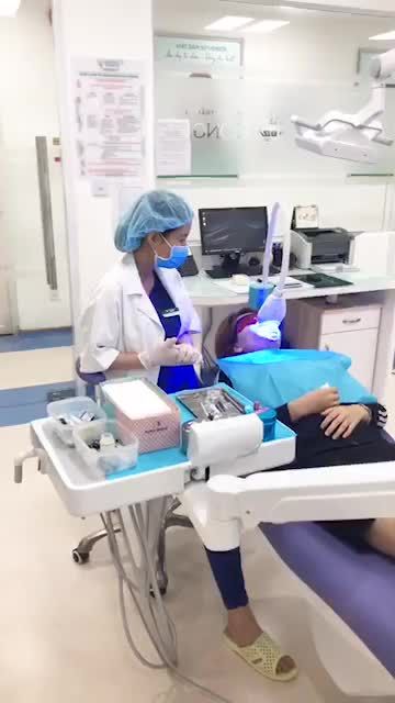 Tẩy trắng răng tại phòng nha của bệnh viện thẩm mỹ Đông Á