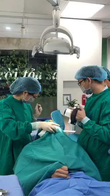 Khách hàng Nguyễn Thái Sơn thực hiện dịch vụ cắm 2 trụ SIC tại chi nhánh 12 Thái Thịnh
