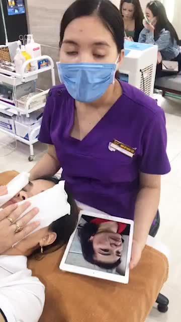 Điều trị nám bằng phương pháp lăn kim khiến làn da của c Phượng đến từ Cao Bằng bị tổn thương nặng nề !