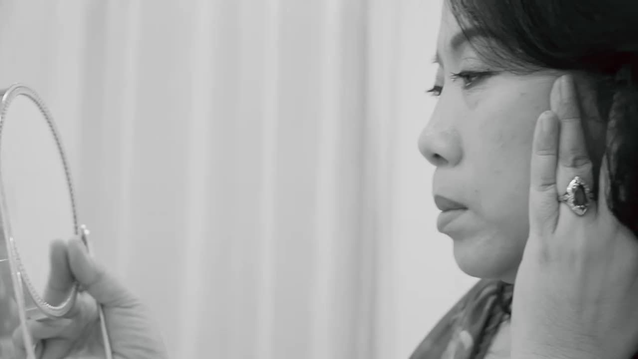 TƯ VẤN KHẮC PHỤC CHẢY XỆ KHUÔN MẶT CHO DIỄN VIÊN PHƯƠNG NGỌC