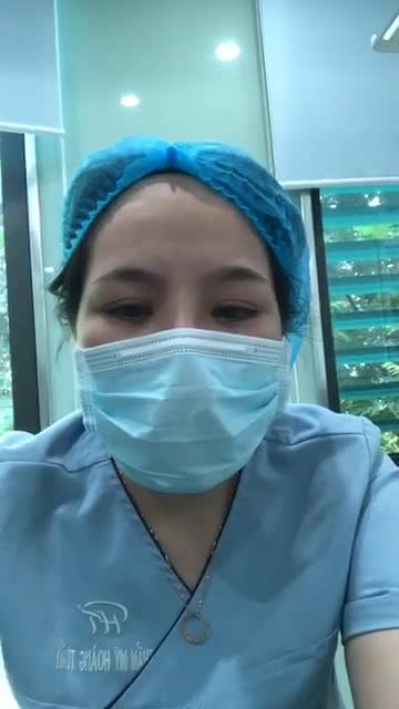Quá trình trẻ hoá cô bé bằng phương pháp phẫu thuật cho chị khách hàng đã từng sinh thường 2 bé khiến tầng sinh môn bị giãn rộng , môi bé tăng sinh phì đại .