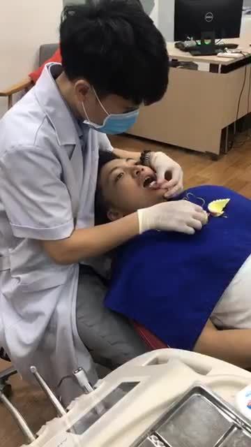 NGƯỜI THẬT VIỆC THẬT - RĂNG SỨ THẬT