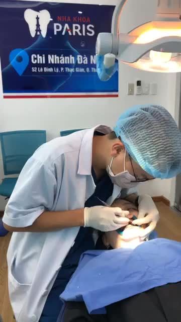 Case gắn mắc cài kim loại thường cho bệnh nhân 13 tuổi