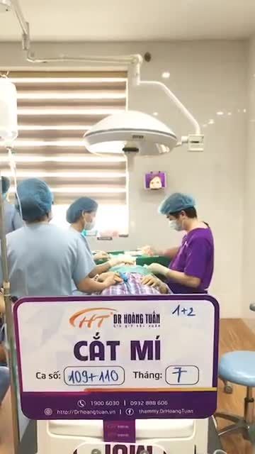 Không khí tại phòng tiểu phẫu vào lúc 11:30 cùng các dịch vụ: - 2 ca combo cắt mí trên + dưới - 1 ca mũi sửa bằng nâng mũi cấu trúc Pureform