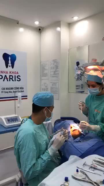 KH RICARDO (TÂY BAN NHA) VỚI PHẪU THUẬT CẤY GHÉP IMPLANT TRỰC TIẾP TẠI PARIS CỘNG HÒA