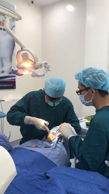Khách hàng Lê Xuân Trung cấy 1 trụ IMP tại Nha khoa Paris 87 Nguyễn Thái Học, P, Cầu Ông Lãnh, Q1, TP. HCM.