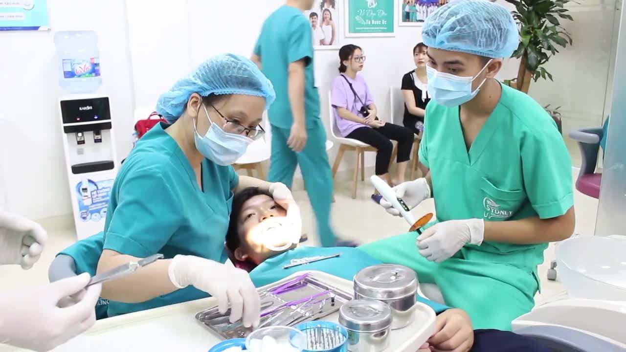 TỰ TIN CÙNG NỤ CƯỜI RẠNG NGỜI