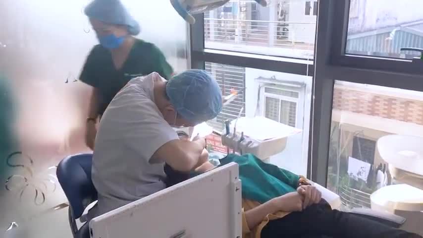 NIỀNG RĂNG { gắn mắc cài }- QUÁ TRÌNH THỰC HIỆN TRỰC TIẾP CỦA BÁC SỸ