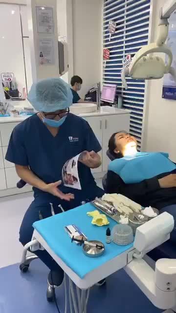 Kh Quỳnh Như 22T gắn MCKL thường tại Nha Khoa Paris 3/2 cùng bsi Tín