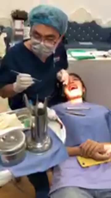 Khách hàng Phan Nhật Linh sinh năm 2000 thực hiện dịch vụ chỉnh nha gắn mắc cài kim loại thường tại nha khoa Paris