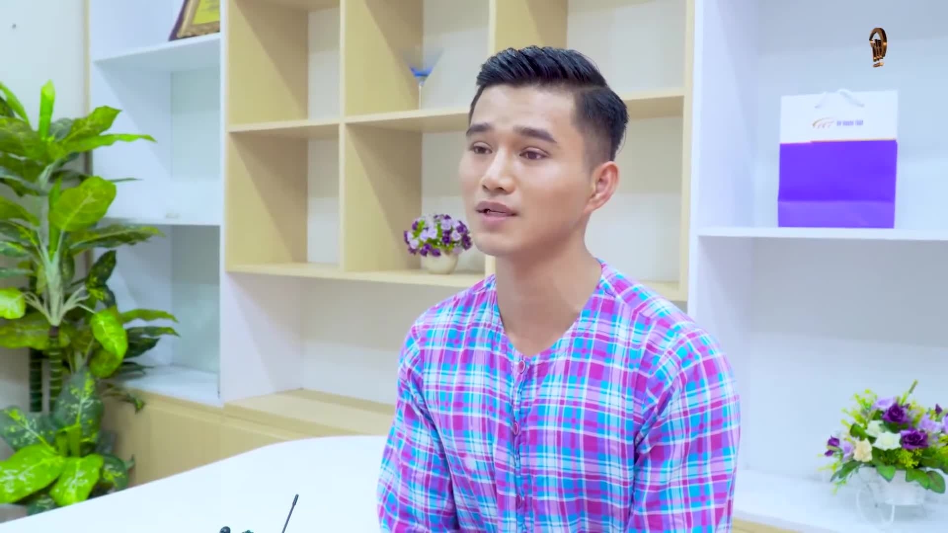 "Là một huấn luyện viên thể hình, ngoại hình của mình rất quan trọng"