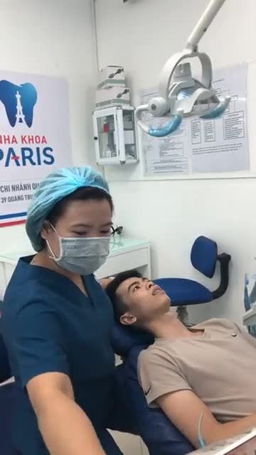 Khách hàng Lê Thành Luân sinh năm 1996 ở Cầu Giấy sử dụng dịch vụ Chỉnh nha mắc cái kim loại tự buộc do bác sĩ Hoa thực hiện