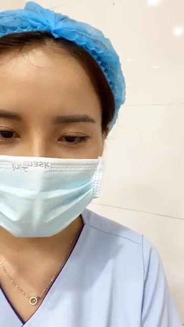 Toàn bộ quá trình nhấn mí cho em gái 18 tuổi vừa thực hiện nâng mũi cấu trúc Pureform.