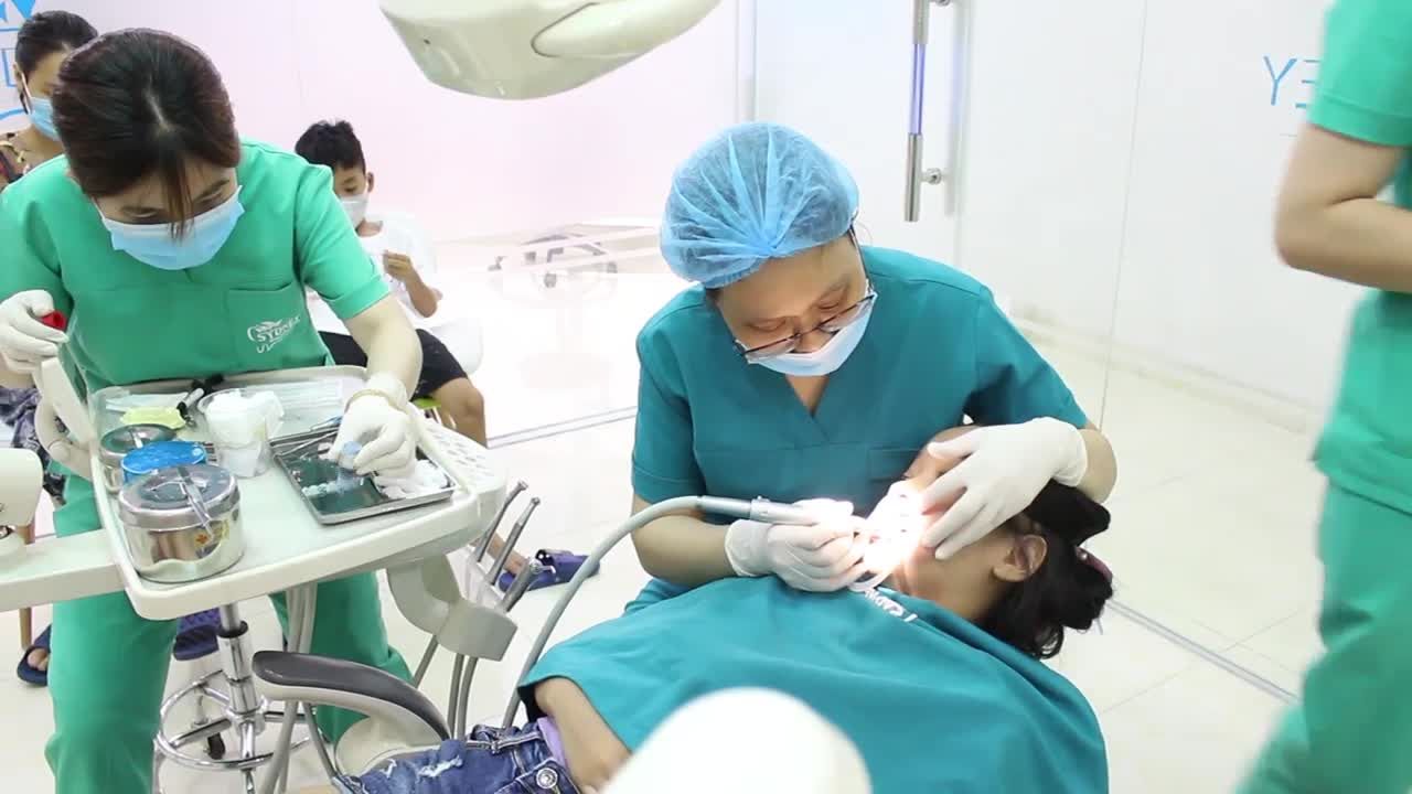 HƯỚNG DẪN VỆ SINH RĂNG KHI NIỀNG RĂNG
