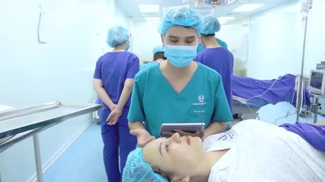 Nâng mũi đẹp ngay trên bàn mổ tại Thẩm Mỹ Quốc Tế VQ