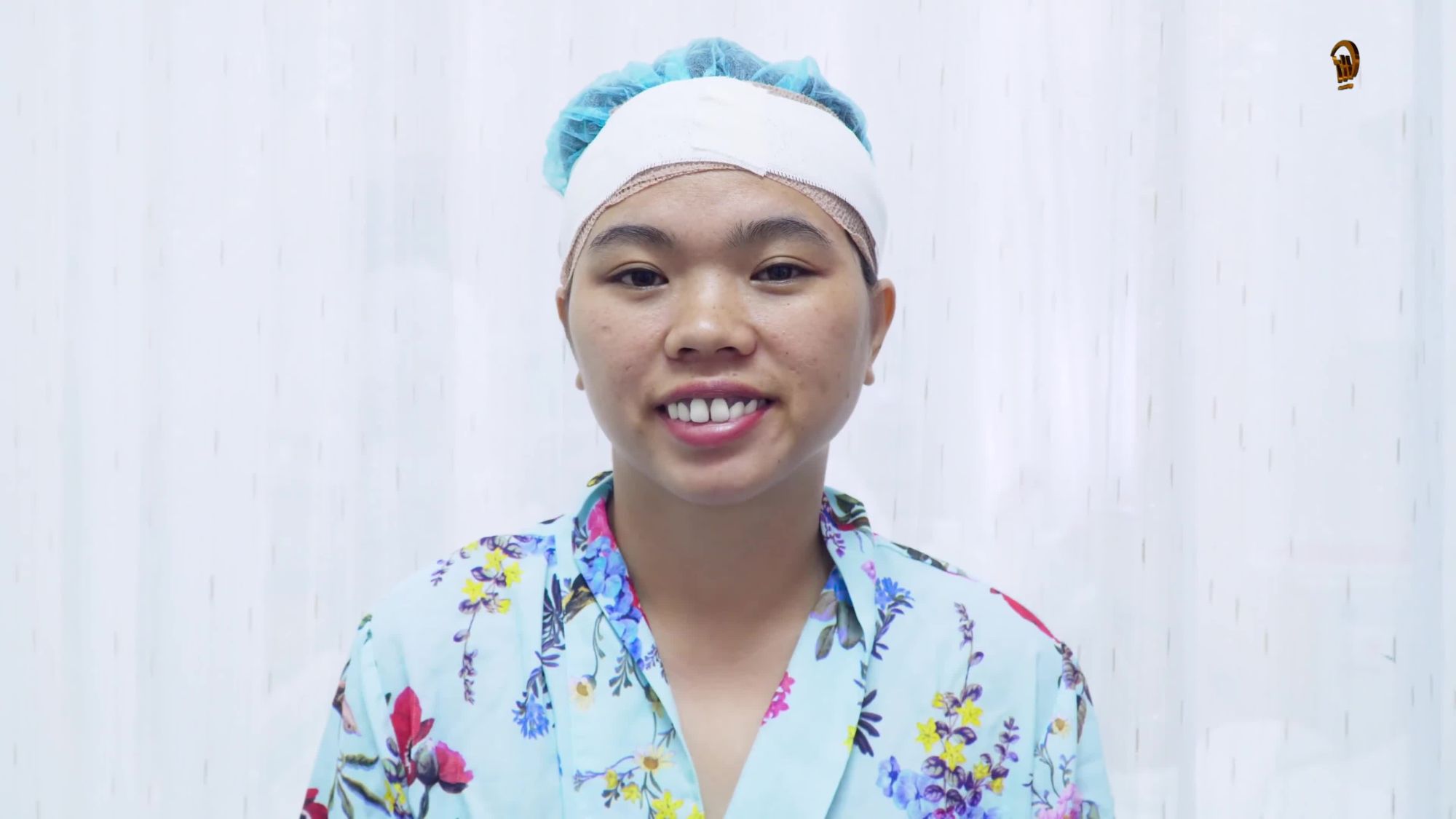 Một bạn gái đến với Dr Hoàng Tuấn trong tình trạng:
