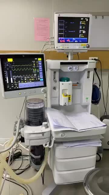 Kết quả COMBO Nâng Ngực + Tân trang cô bé + Hút mỡ bắp tay của Ekip Dr Vũ Quang thực hiện tại Bệnh Viện Đa Khoa Hà Thành.