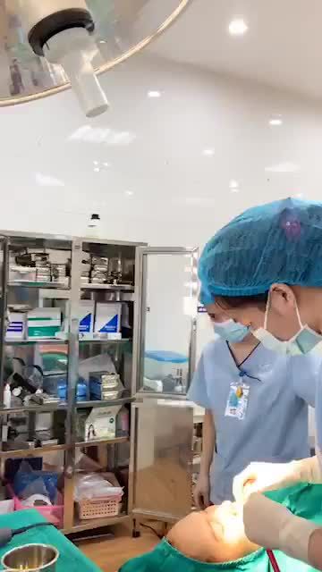 Liên tiếp 2 ca nâng mũi và 1 ca độn cằm Vline trong buồi chiều hôm nay! Độn cằm 10 phút, nâng mũi Sline, nâng mũi Pureform!