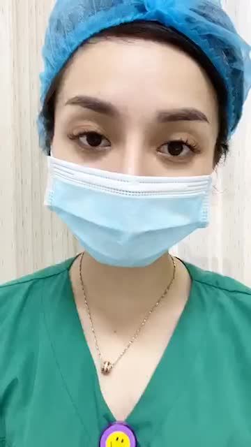 Cải thiện mông hóp, thiếu độ nhô sau 1 tháng phẫu thuật.