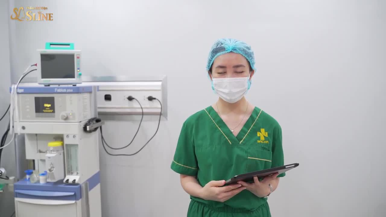 Bạn Nam 15 Tuổi với tình trạng mũi, trụ vách ngăn bị lệch, sẹo co kéo môi bị hở do trước kia bạn ấy đã "SỬA HÀM ẾCH.",