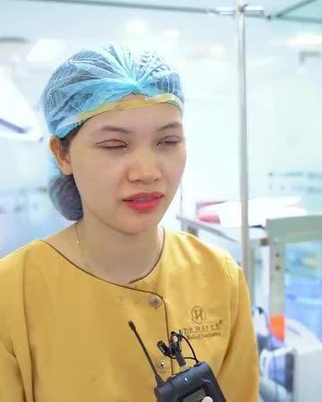 Ngắm nhìn kết quả nếp mí vừa thực hiện xong