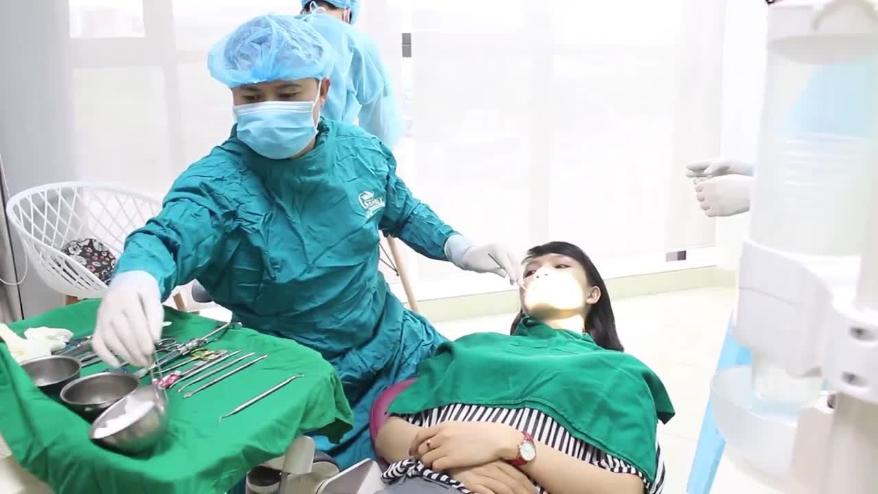 CẤY GHÉP IMPLANT CÓ CẦN PHẢI NẰM VIỆN CHĂM SÓC KHÔNG