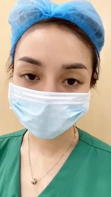 Eo thon quyến rũ sau 14 ngày phẫu thuật tạo hình bụng và hút mỡ.
