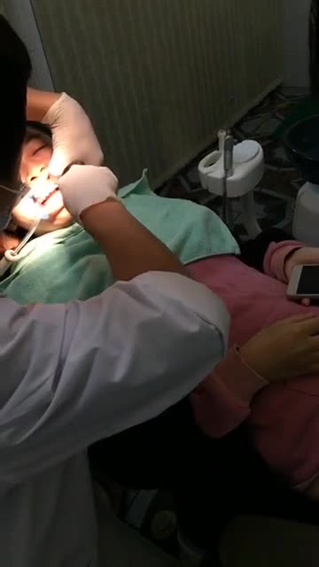 Tiếp tục một ca niềng răng lệch lạc cuối ngày!