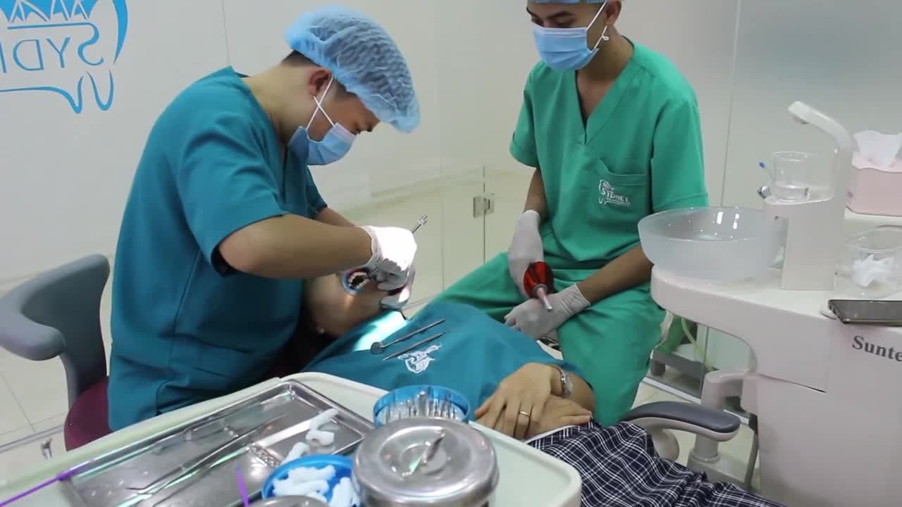 4 ĐIỀU ĐƯỢC QUAN TÂM NHẤT KHI NIỀNG RĂNG MẮC CÀI TRONG SUỐT