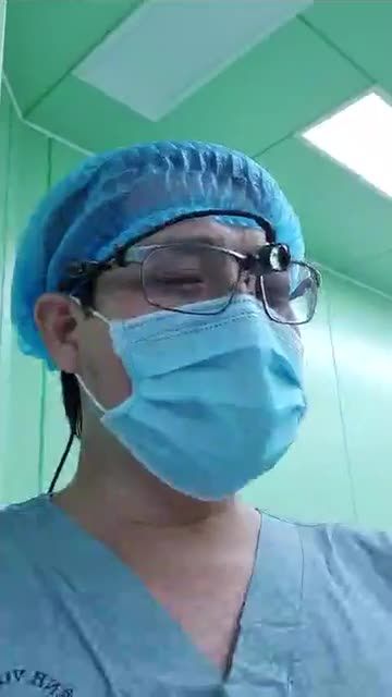 Trước khi đến với Bác Sĩ Em gái đã có 2 bé, ngực bị teo nhỏ