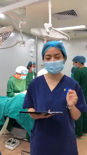 Thiên chức làm mẹ đánh đổi bằng bầu n.gực "teo lép, xập xệ"