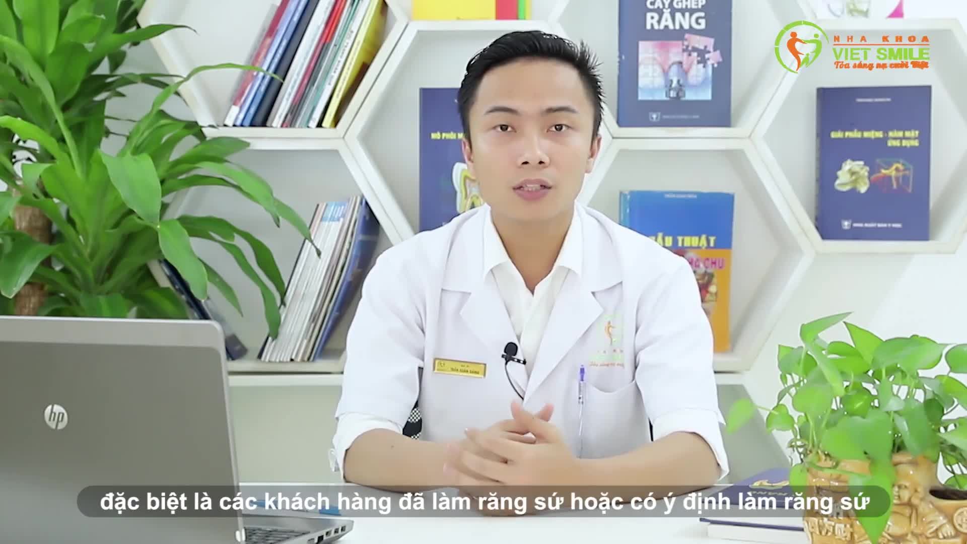 Bọc răng sứ sai chỉ định dẫn tới viêm lợi, hôi miệng, tụt lợi