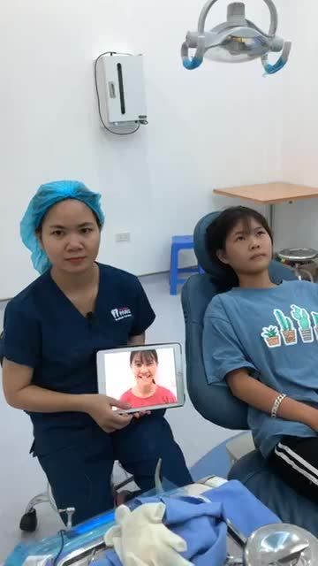 Case gắn mắc cài cho vị Kh Lê Thị Trà 13 tuổi đến từ TP Vinh với loại mắc cài sứ thường