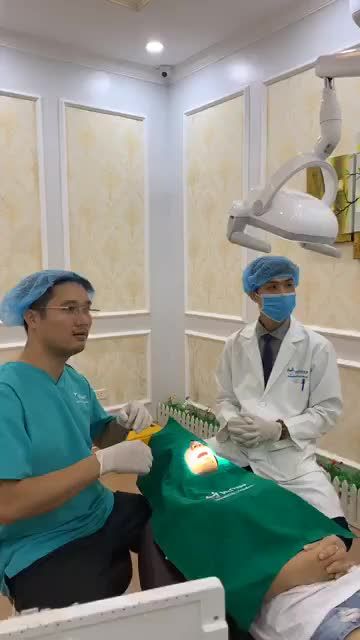 Nhổ răng 18 và 48 nghiêng 90 độ