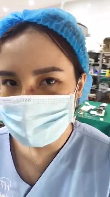 Vẫn như mọi ngày vẫn chưa nghỉ ngơi ăn cơm với ca mí số 30/8 thực hiện dịch vụ cắt mí trên cho khách hàng 46 tuổi.