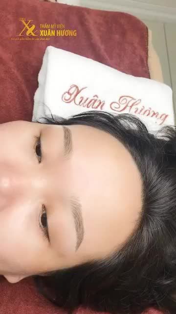 CẦN TÌM TÍNH TỪ MIÊU TẢ CHO VẺ ĐẸP CỦA CẶP CHÂN MÀY NÀY, BỞI VÌ "XUẤT SẮC" LÀ CHƯA ĐỦ