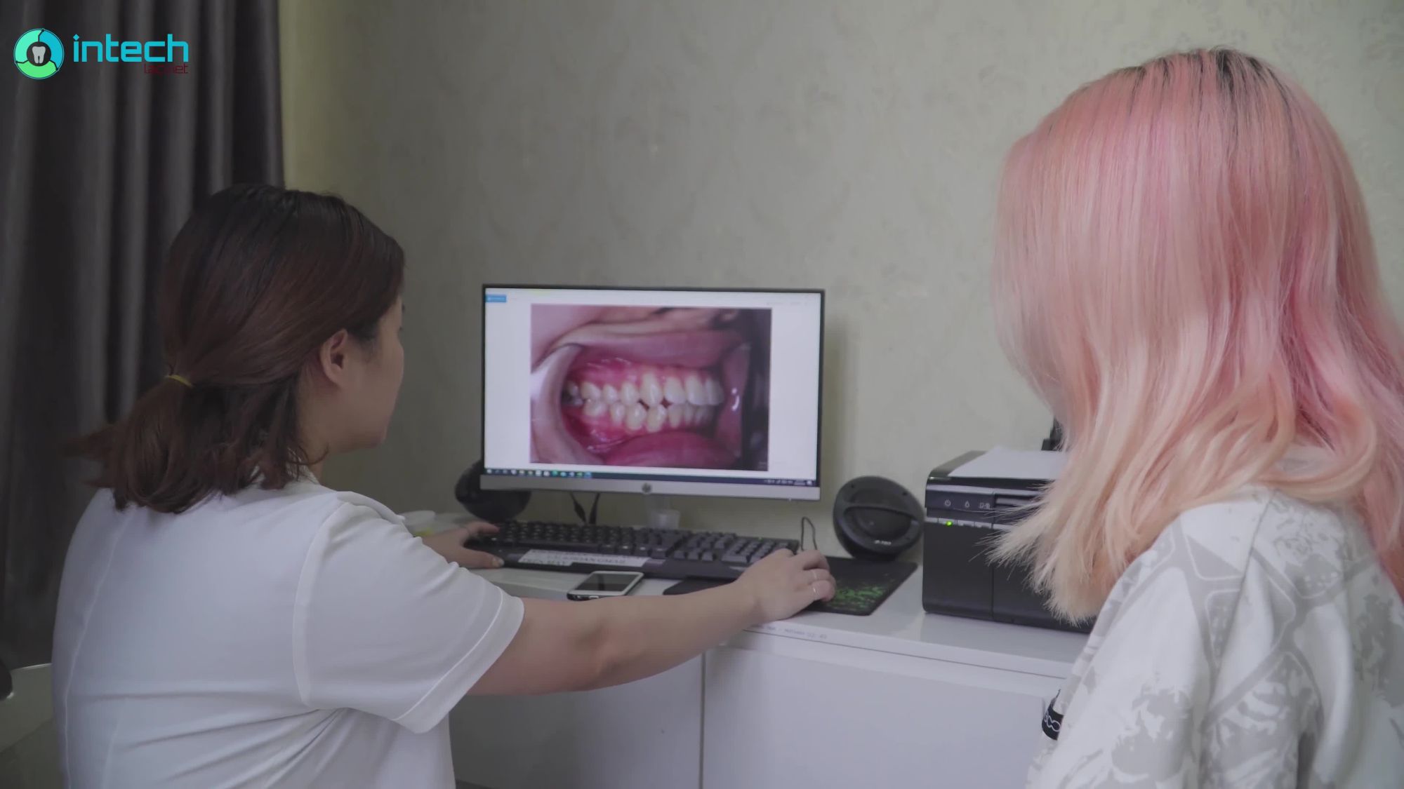 BÁC SĨ TẬN TÂM - KHÁCH HÀNG AN TÂM