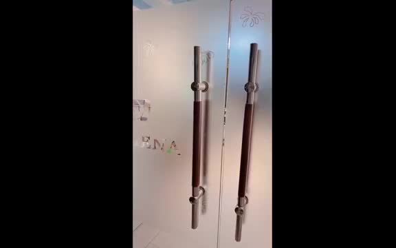 KHÁCH HÀNG HOÀNG HỒNG NHUNG - 1998 QUA ATHENA ĐỂ BỌC RĂNG SỨ