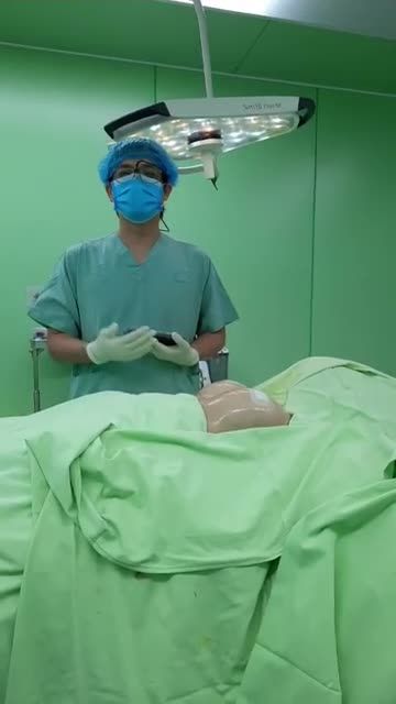 Nâng ngực nội soi chân không Túi nano 360cc bên trái, 360cc bên phải