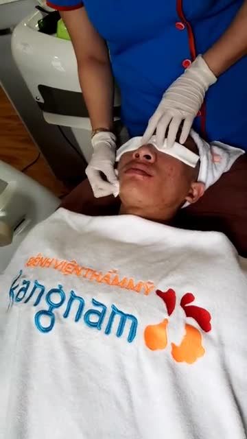 Quy trình chiếu ánh sáng NanoSkin - Phun oxi tươi điều trị mụn chuyên sâu tại Kangnam