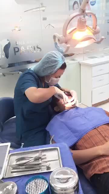KH Trần Ngọc Sơn tháo mắc cài sau 16 tháng sử dụng dịch vụ chỉnh nha mắc cài kim loại tự buộc tại chi nhánh 39 Quang Trung