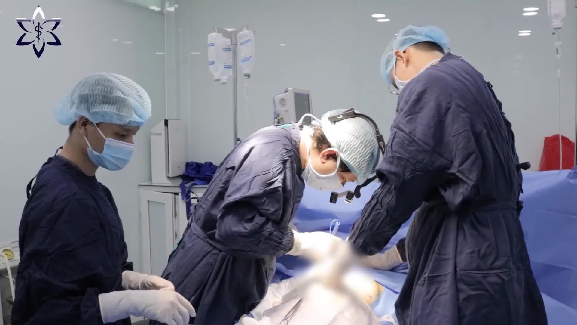 BÁC SĨ KHIÊM ĐẶT TÚI NGỰC QUA ĐƯỜNG QUẦNG VÚ VÀ NHỮNG ƯU ĐIỂM VƯỢT TRỘI