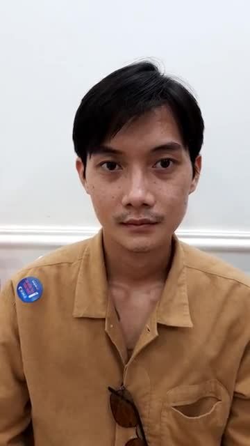 MẶT LỆCH bẩm sinh, vặn xoắn hẳn sang phải ??