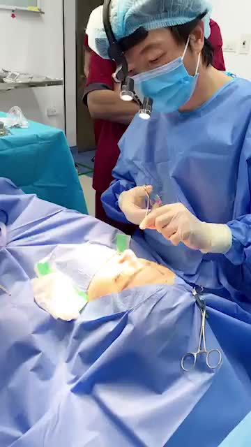 Kết quả khách hàng sau 45p NÂNG MŨI SỬA LẠI…