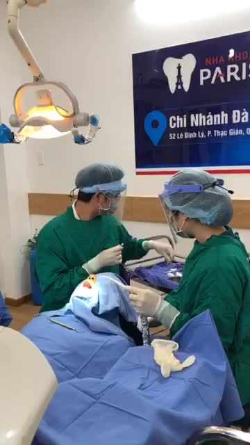 Khách hàng Nguyễn Minh Tiến 58 tuổi, sống tại Đà Nẵng, vừa được Bác sĩ Phan Tiến Hoài cắm 1 trụ Implant Thuỵ Sĩ tại Nha khoa Paris Đà Nẵng.