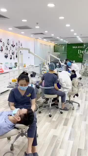 Không khí làm việc đầu tuần mới tại Nha khoa Delia