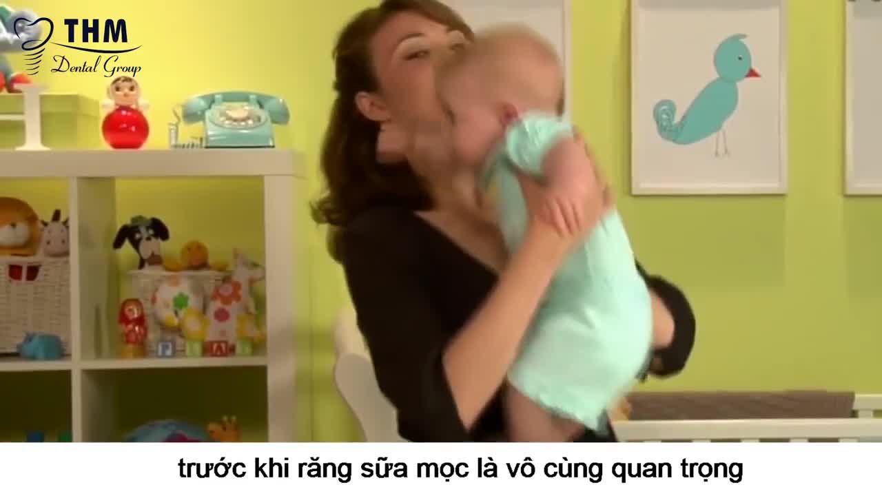 Việc giữ gìn cho nướu của bé sạch sẽ là vô cùng quan trọng